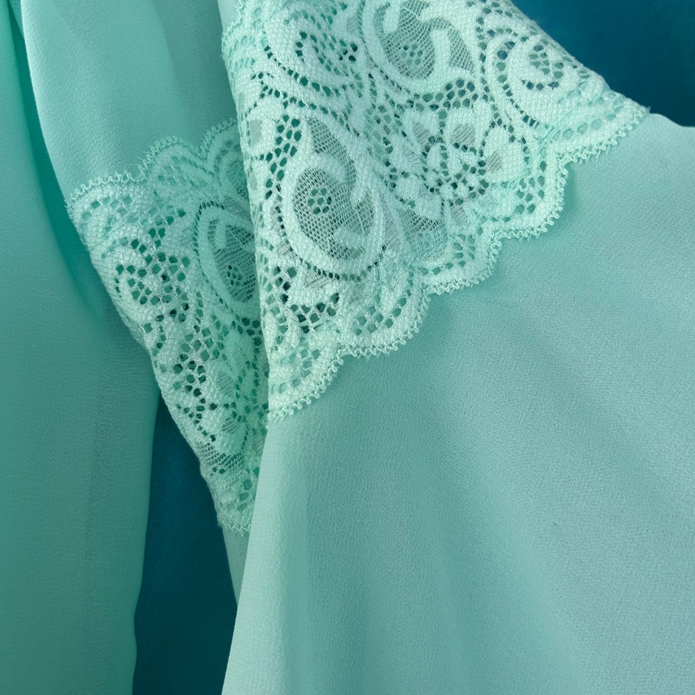 Turquoise blouse - M - Picture 2 of 8